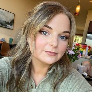 Meet your Posher, Jenny